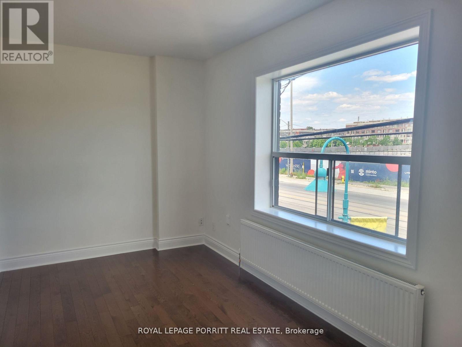 












5 - 3511 LAKE SHORE BOULEVARD W

,
Toronto,




Ontario
M8W1N5

