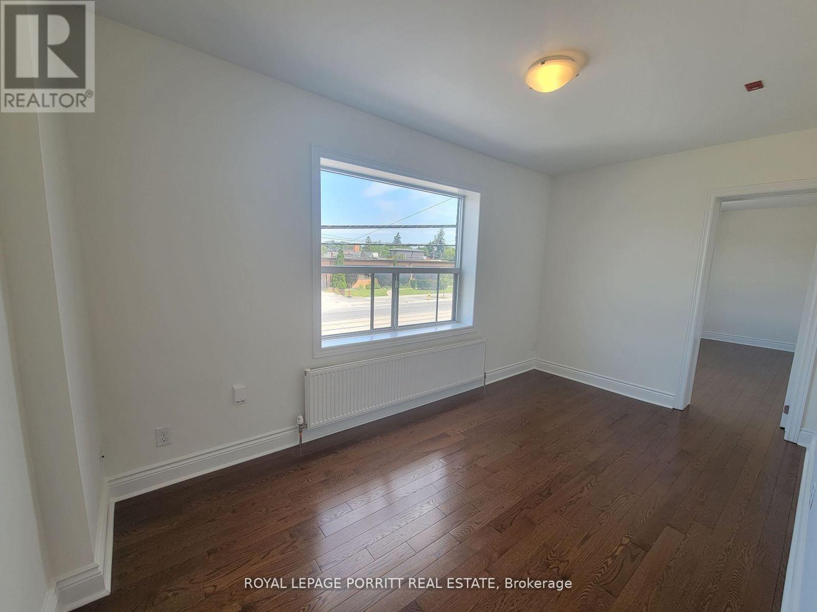 












5 - 3511 LAKE SHORE BOULEVARD W

,
Toronto,




Ontario
M8W1N5


