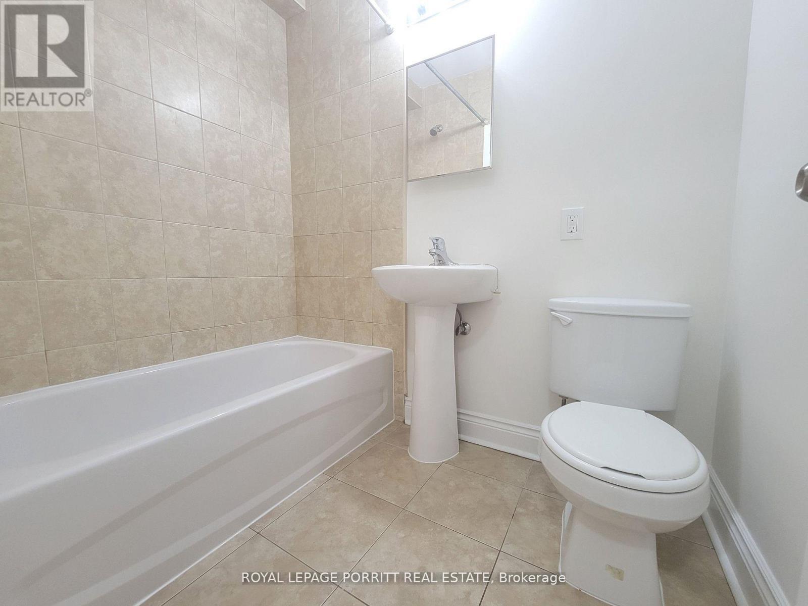












5 - 3511 LAKE SHORE BOULEVARD W

,
Toronto,




Ontario
M8W1N5

