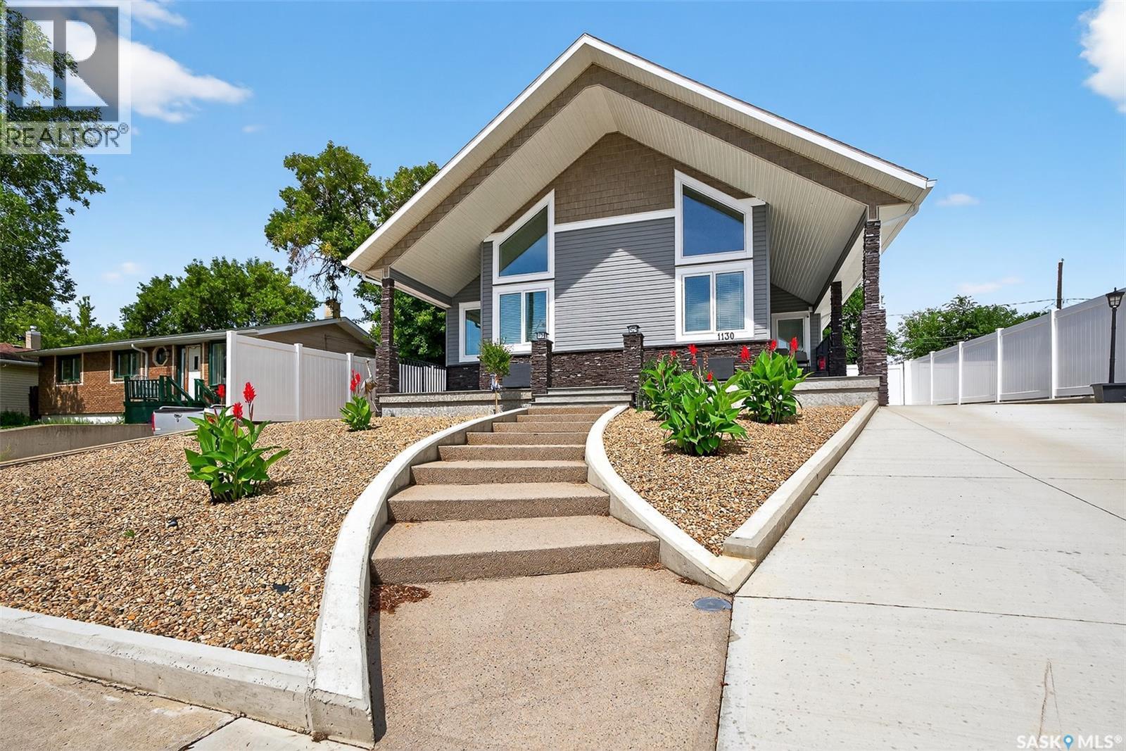 












1130 Stadacona STREET W

,
Moose Jaw,




Saskatchewan
S6H2B3

