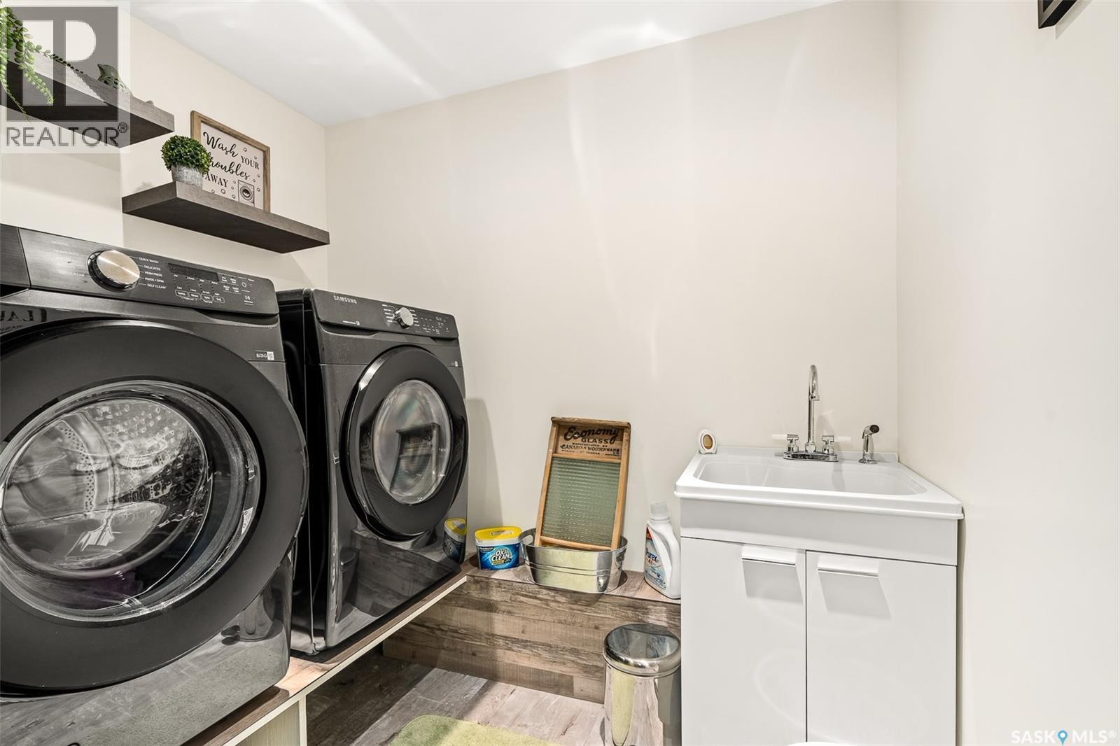 












1130 Stadacona STREET W

,
Moose Jaw,




Saskatchewan
S6H2B3

