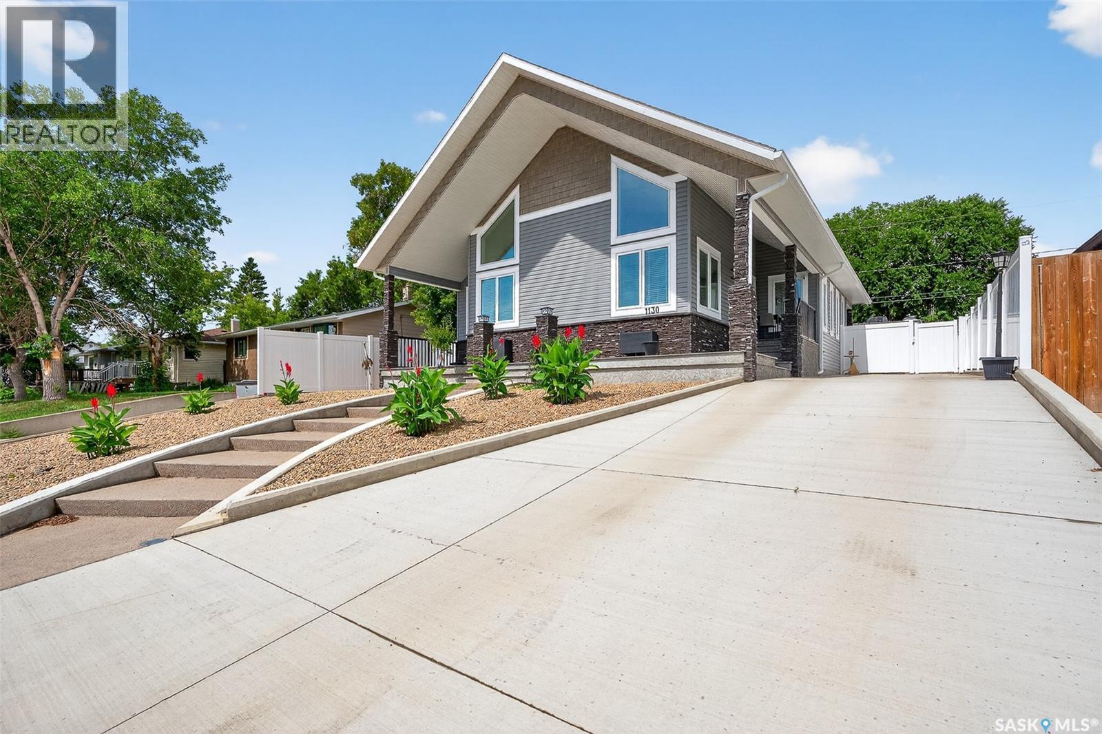












1130 Stadacona STREET W

,
Moose Jaw,




Saskatchewan
S6H2B3

