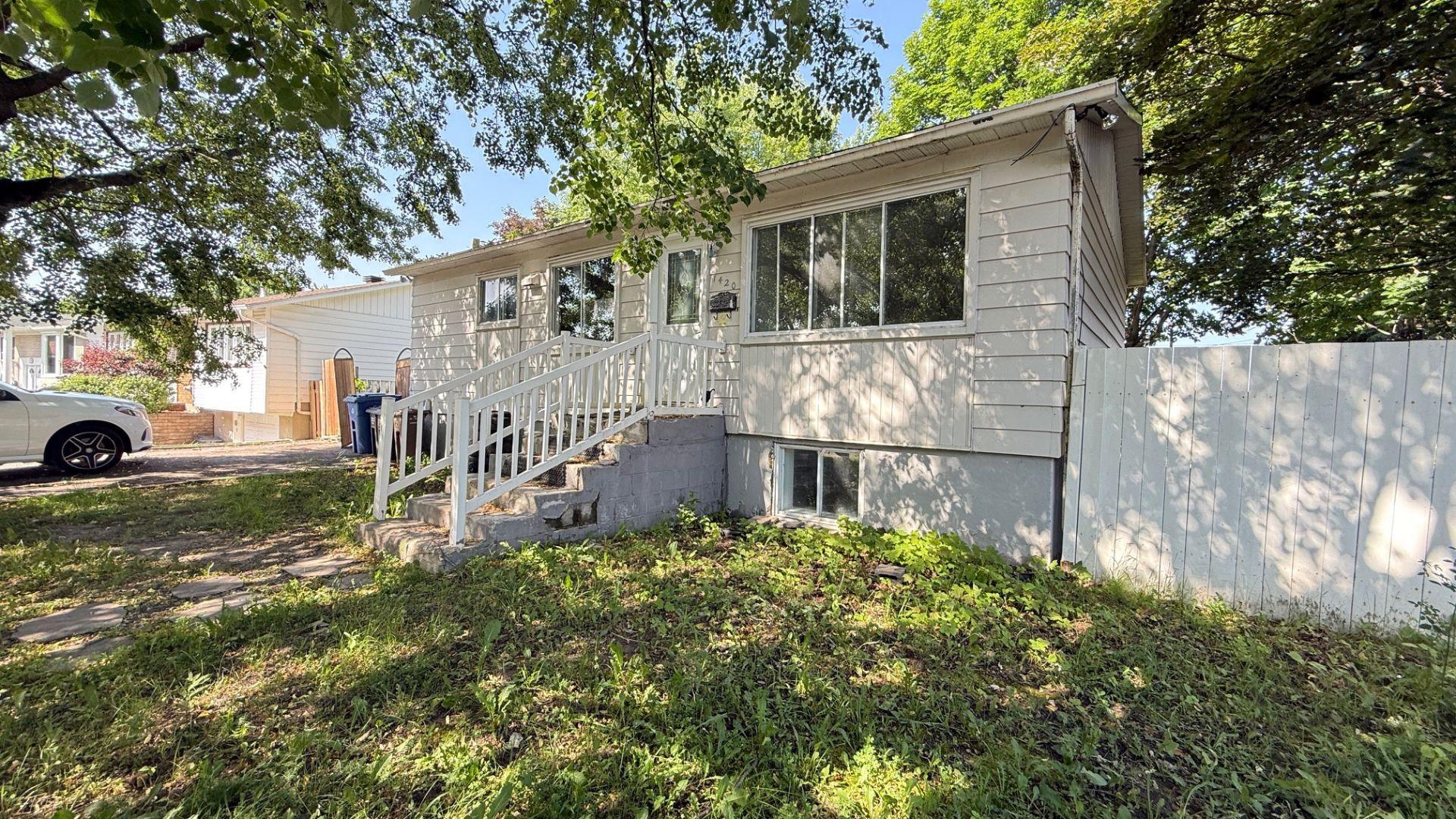 









7420


Av. Malo

,
Brossard,




QC
J4Y1C2

