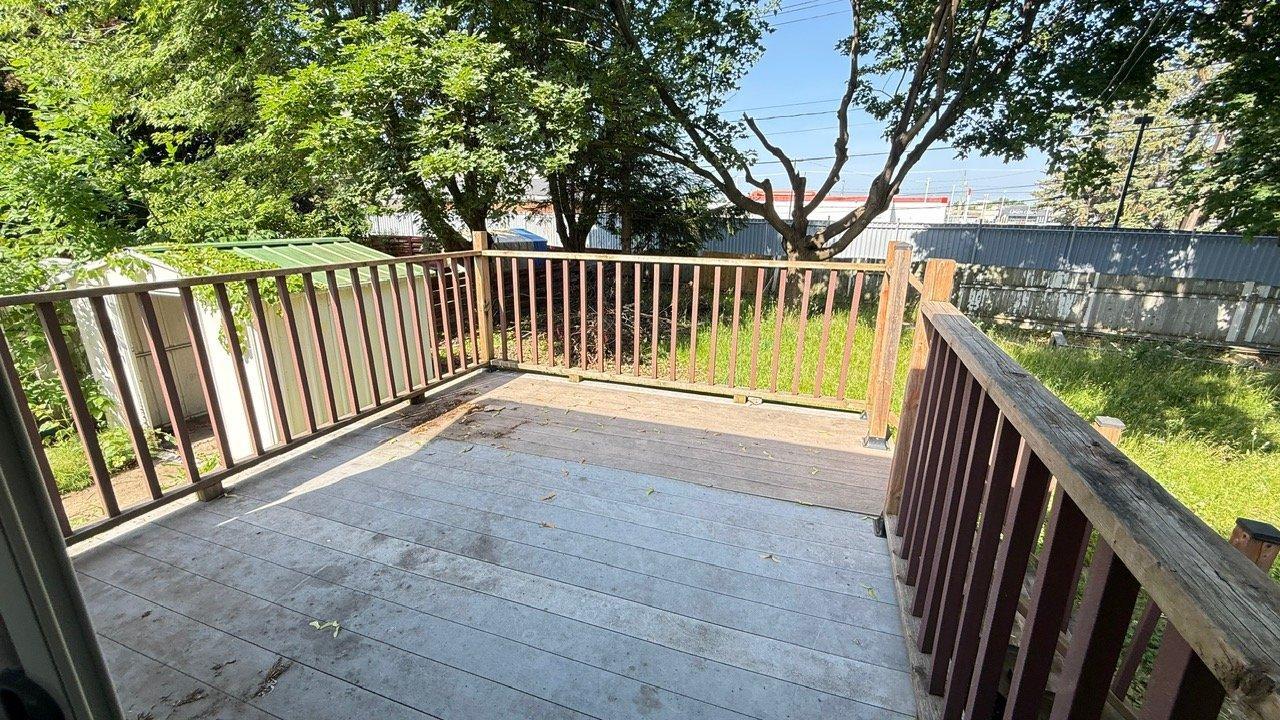 









7420


Av. Malo

,
Brossard,




QC
J4Y1C2

