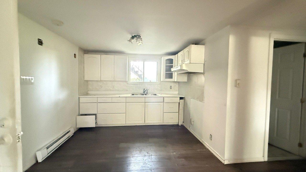 









7420


Av. Malo

,
Brossard,




QC
J4Y1C2

