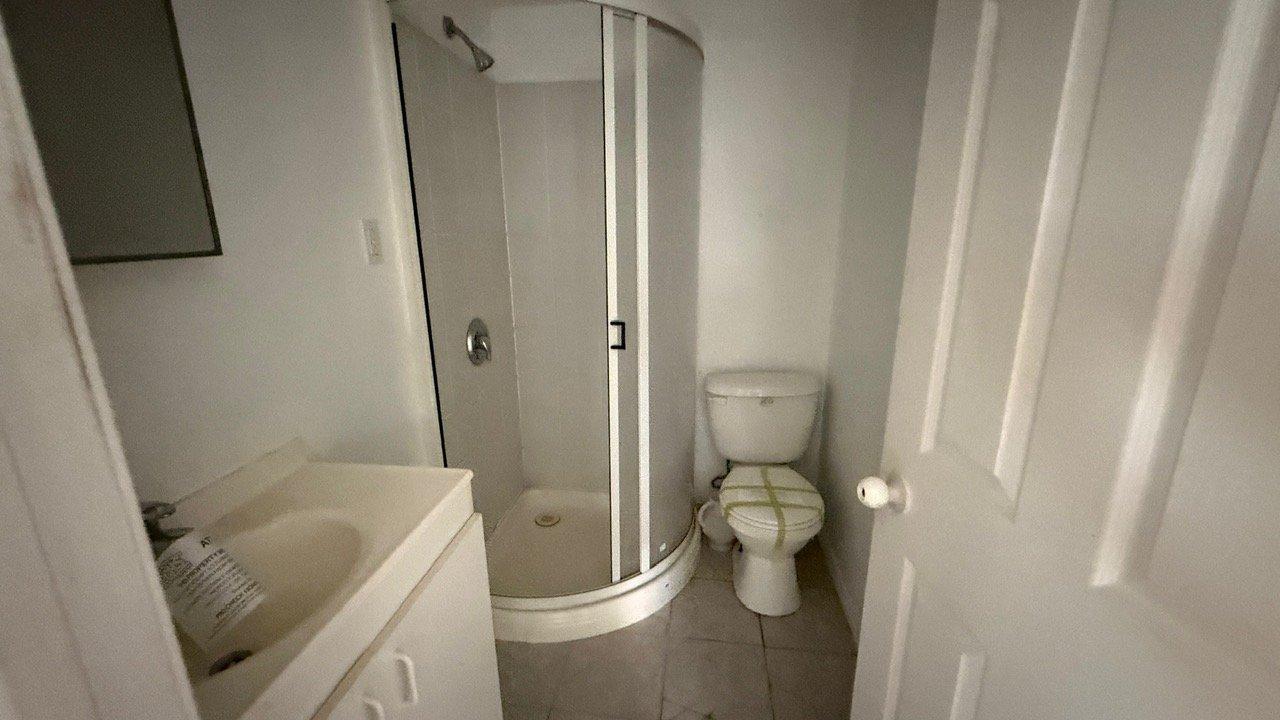









7420


Av. Malo

,
Brossard,




QC
J4Y1C2

