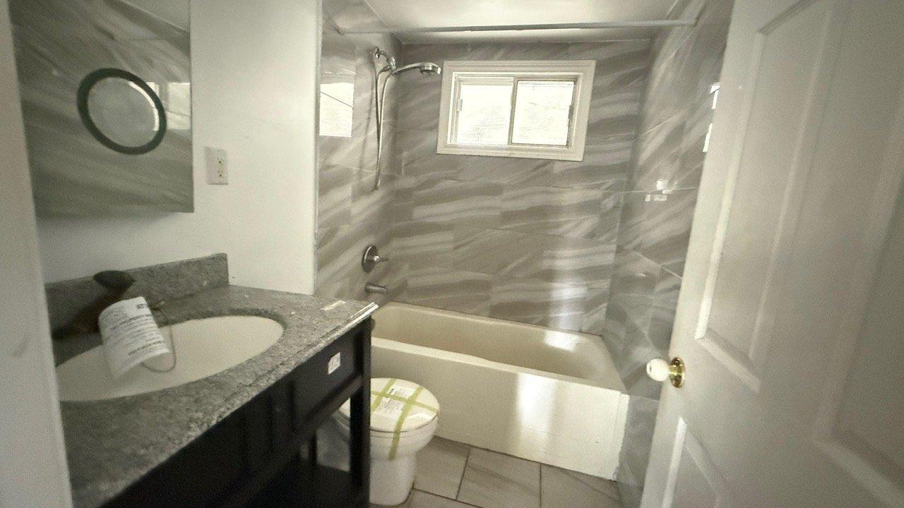









7420


Av. Malo

,
Brossard,




QC
J4Y1C2

