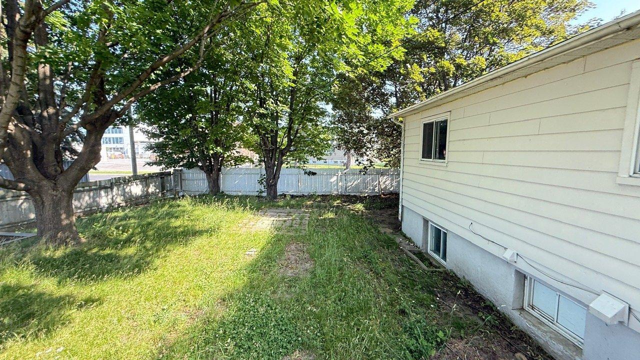 









7420


Av. Malo

,
Brossard,




QC
J4Y1C2

