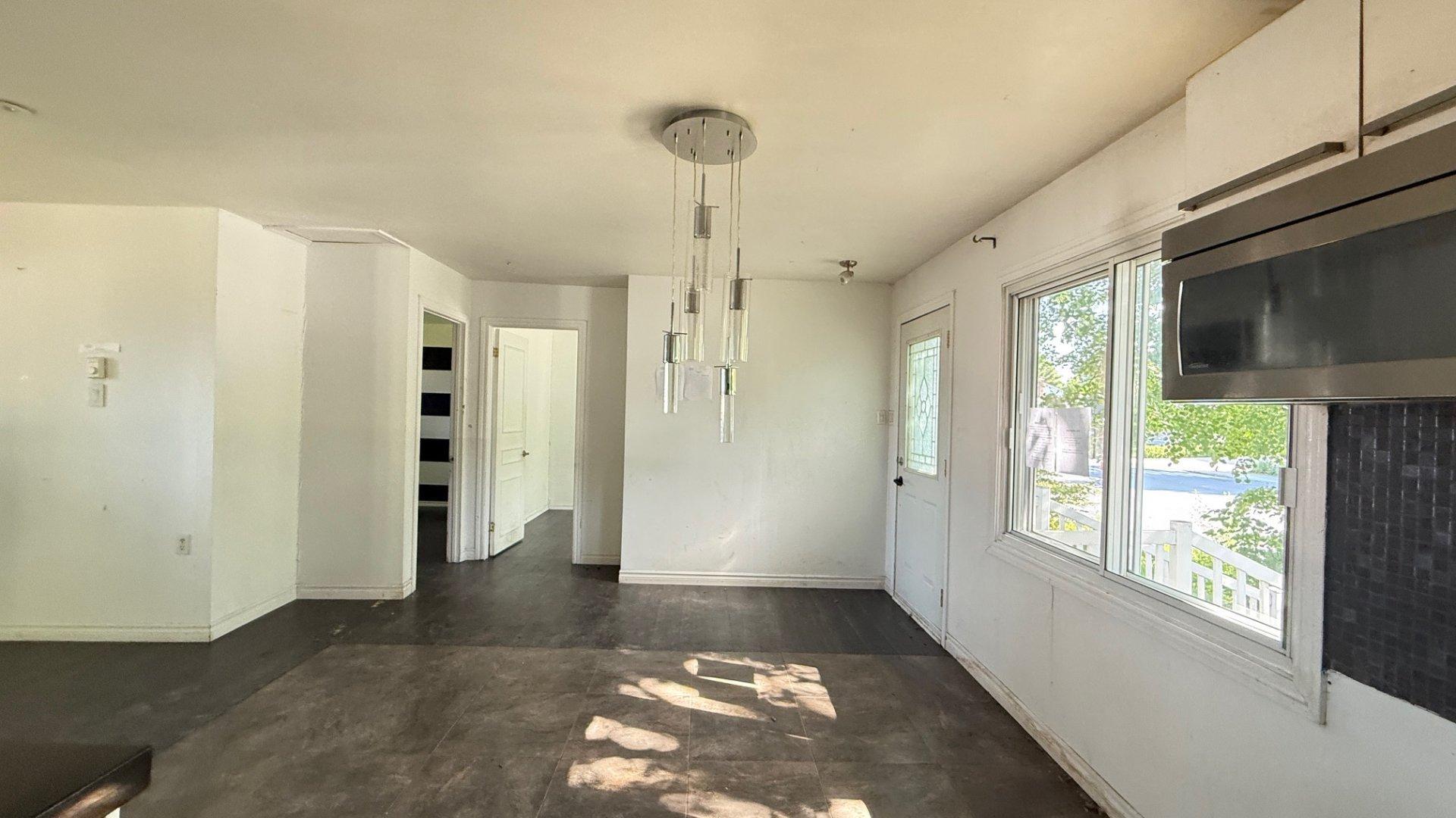 









7420


Av. Malo

,
Brossard,




QC
J4Y1C2

