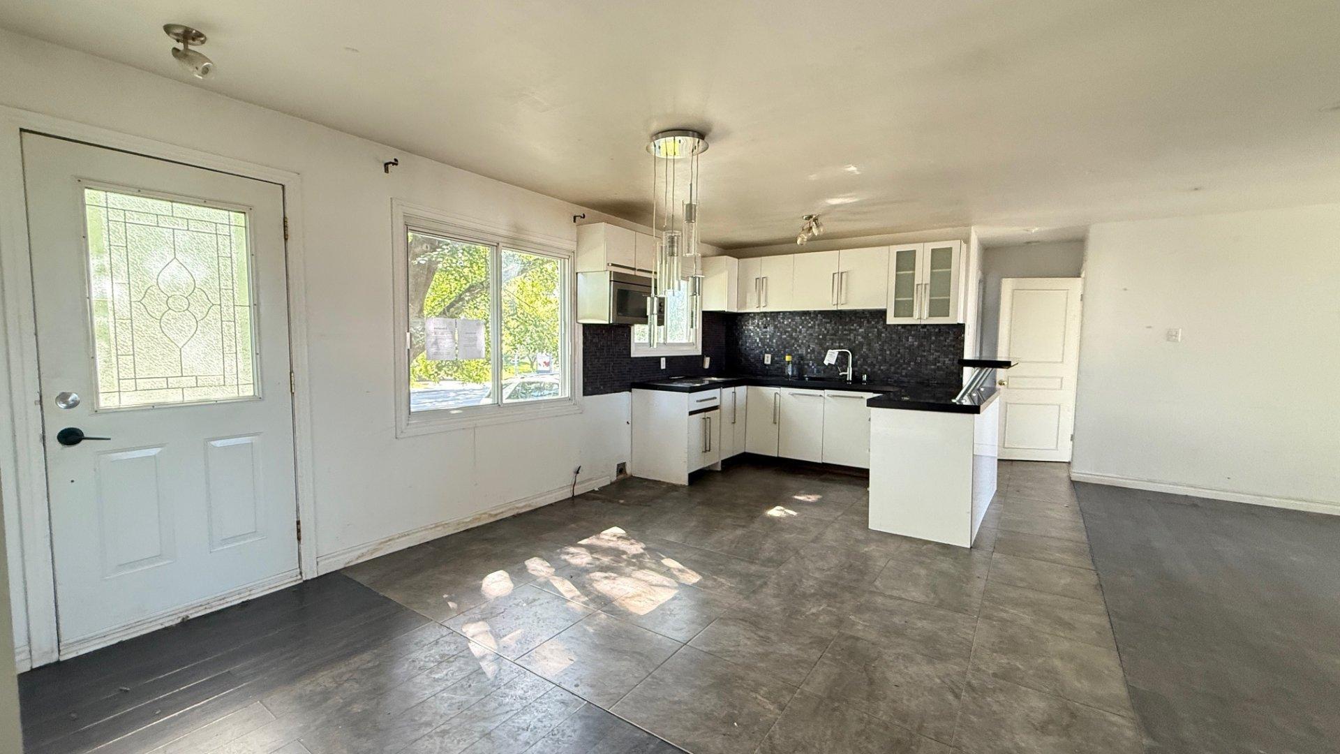 









7420


Av. Malo

,
Brossard,




QC
J4Y1C2

