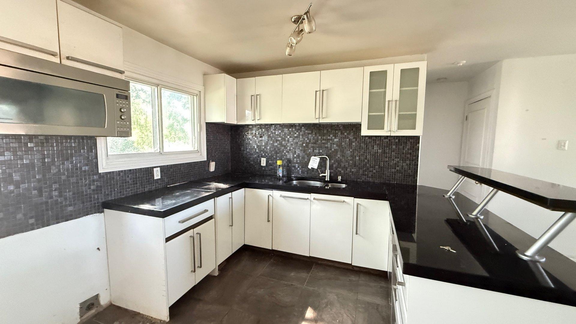 









7420


Av. Malo

,
Brossard,




QC
J4Y1C2

