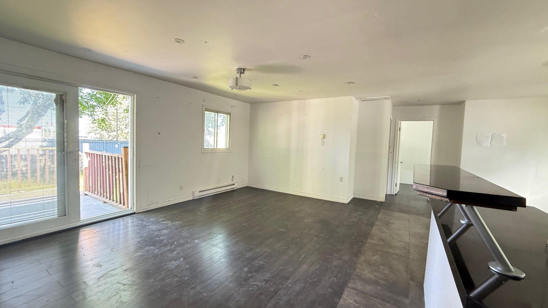 









7420


Av. Malo

,
Brossard,




QC
J4Y1C2

