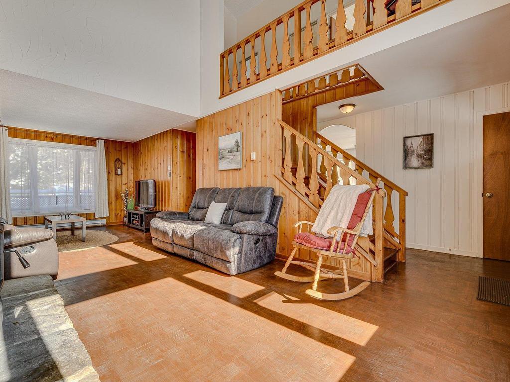 









201


Rue Trudeau

,
Sainte-Agathe-des-Monts,




QC
J8C3T6

