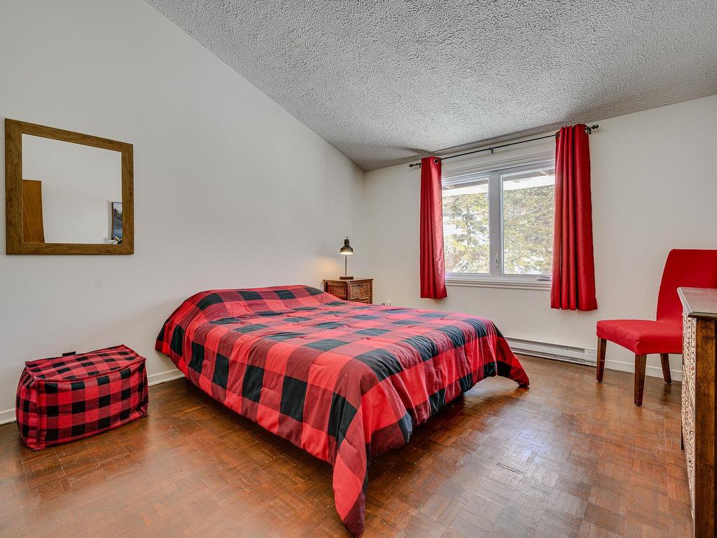 









201


Rue Trudeau

,
Sainte-Agathe-des-Monts,




QC
J8C3T6

