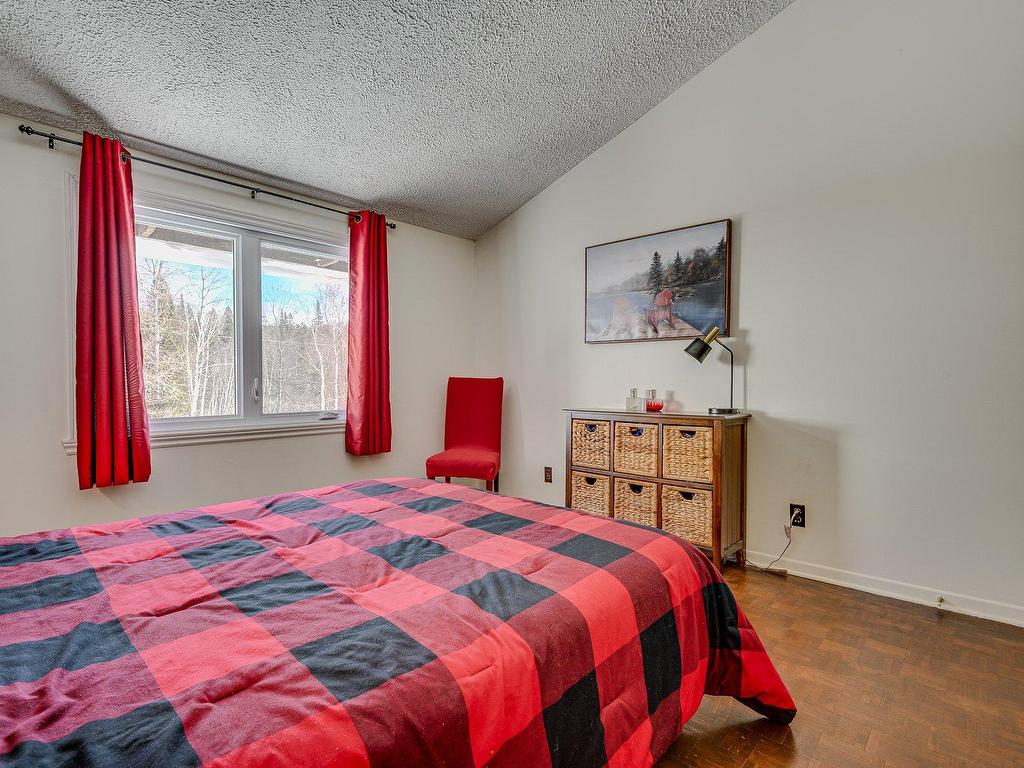 









201


Rue Trudeau

,
Sainte-Agathe-des-Monts,




QC
J8C3T6

