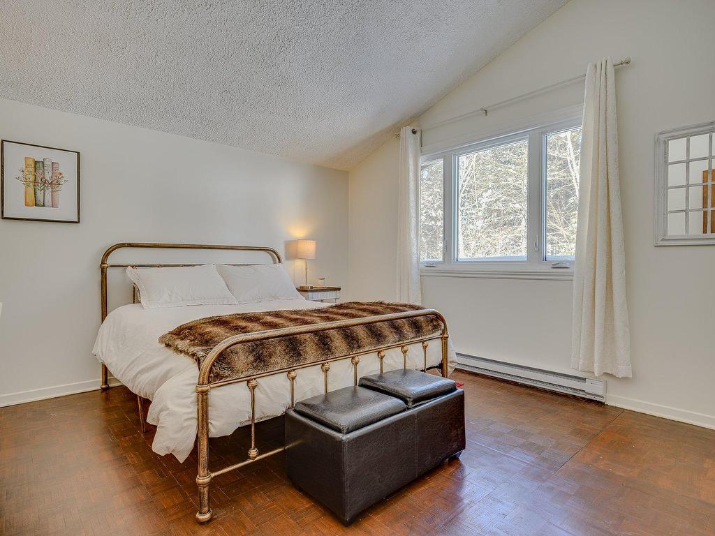 









201


Rue Trudeau

,
Sainte-Agathe-des-Monts,




QC
J8C3T6

