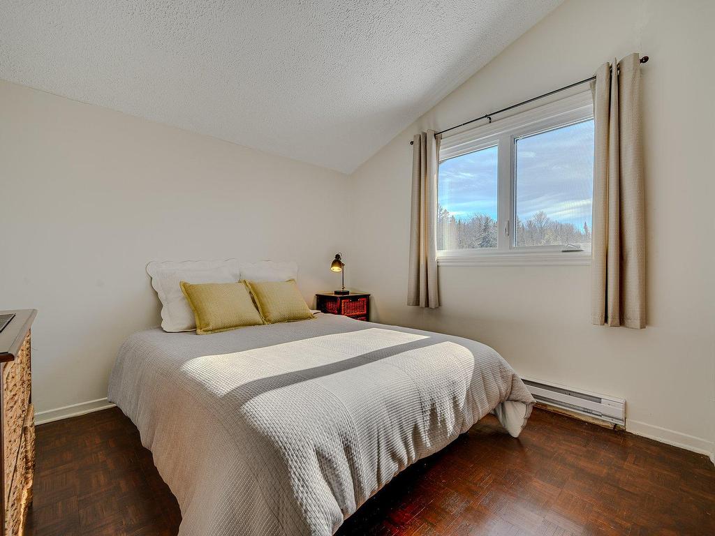 









201


Rue Trudeau

,
Sainte-Agathe-des-Monts,




QC
J8C3T6

