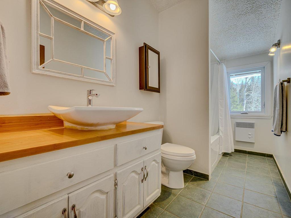 









201


Rue Trudeau

,
Sainte-Agathe-des-Monts,




QC
J8C3T6

