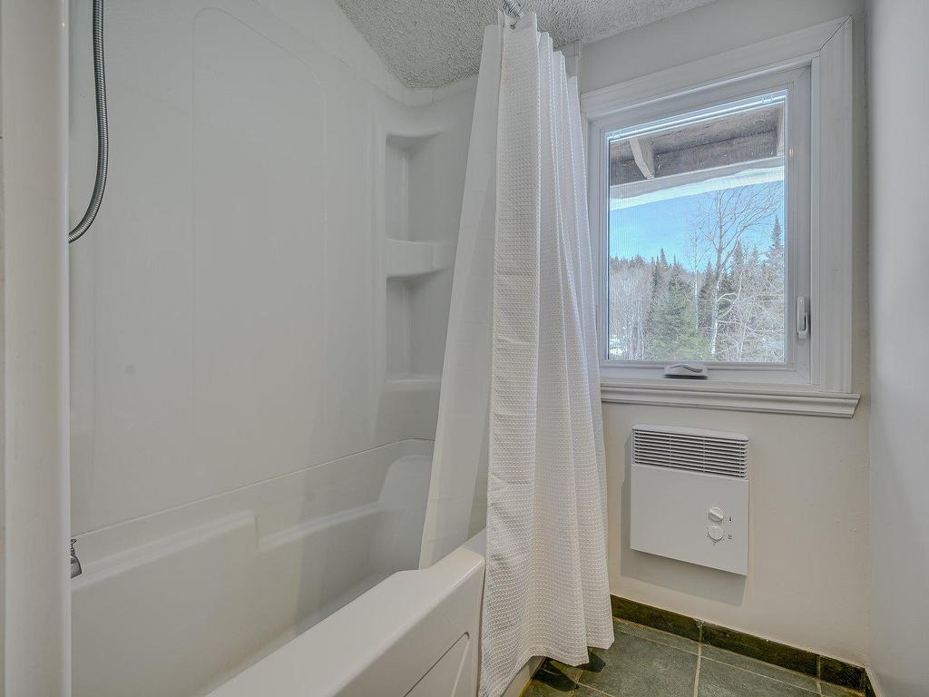 









201


Rue Trudeau

,
Sainte-Agathe-des-Monts,




QC
J8C3T6

