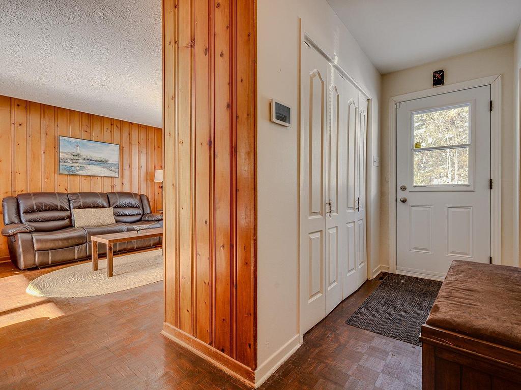 









201


Rue Trudeau

,
Sainte-Agathe-des-Monts,




QC
J8C3T6

