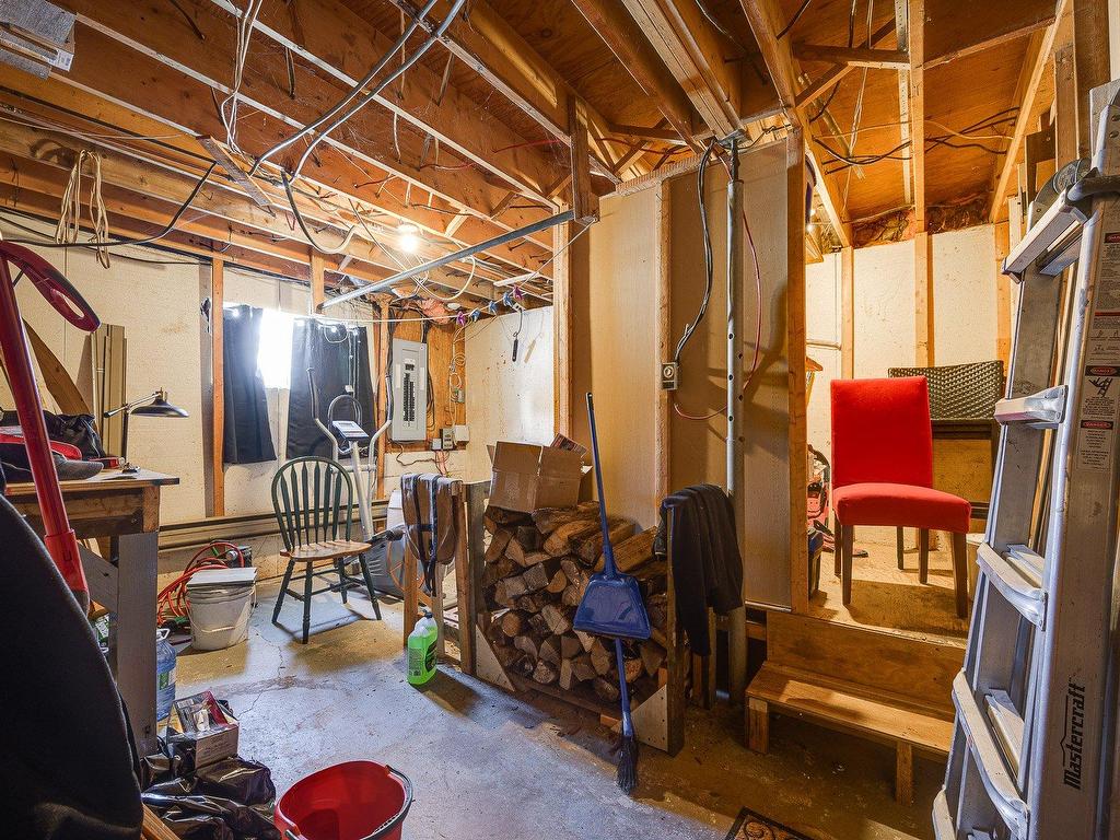 









201


Rue Trudeau

,
Sainte-Agathe-des-Monts,




QC
J8C3T6

