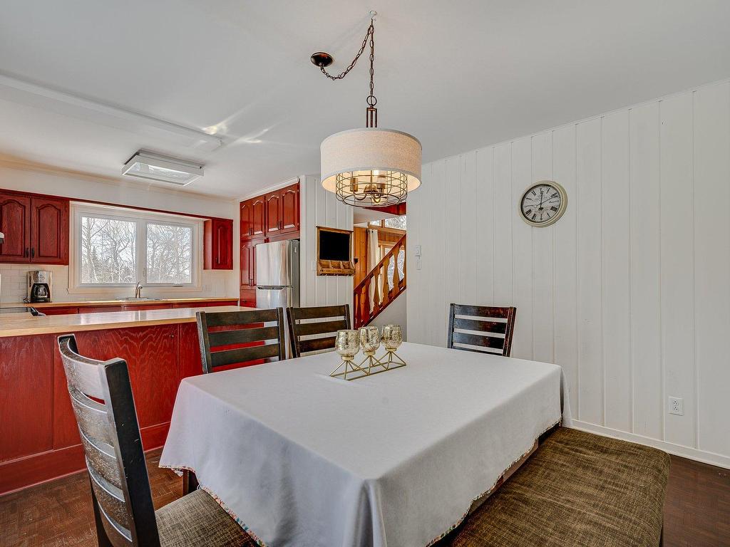 









201


Rue Trudeau

,
Sainte-Agathe-des-Monts,




QC
J8C3T6

