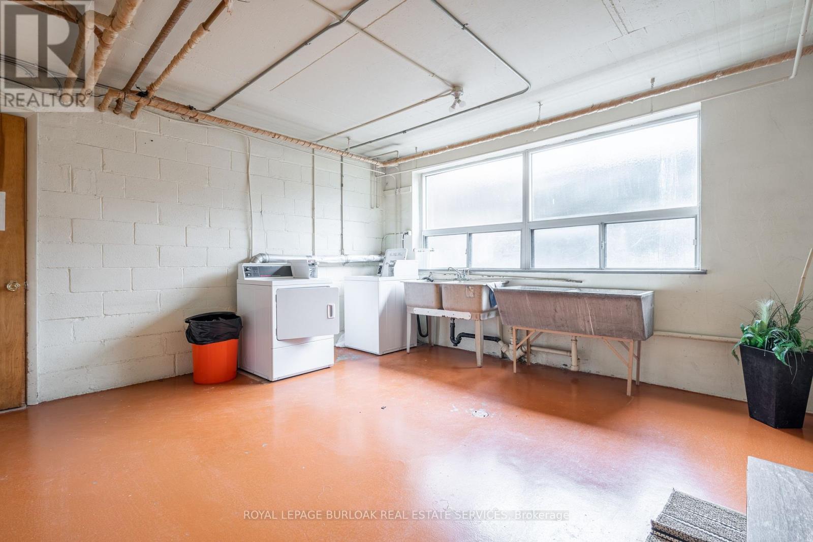 












7 - 165 PARK ROW

,
Hamilton,




Ontario
L8K2K1

