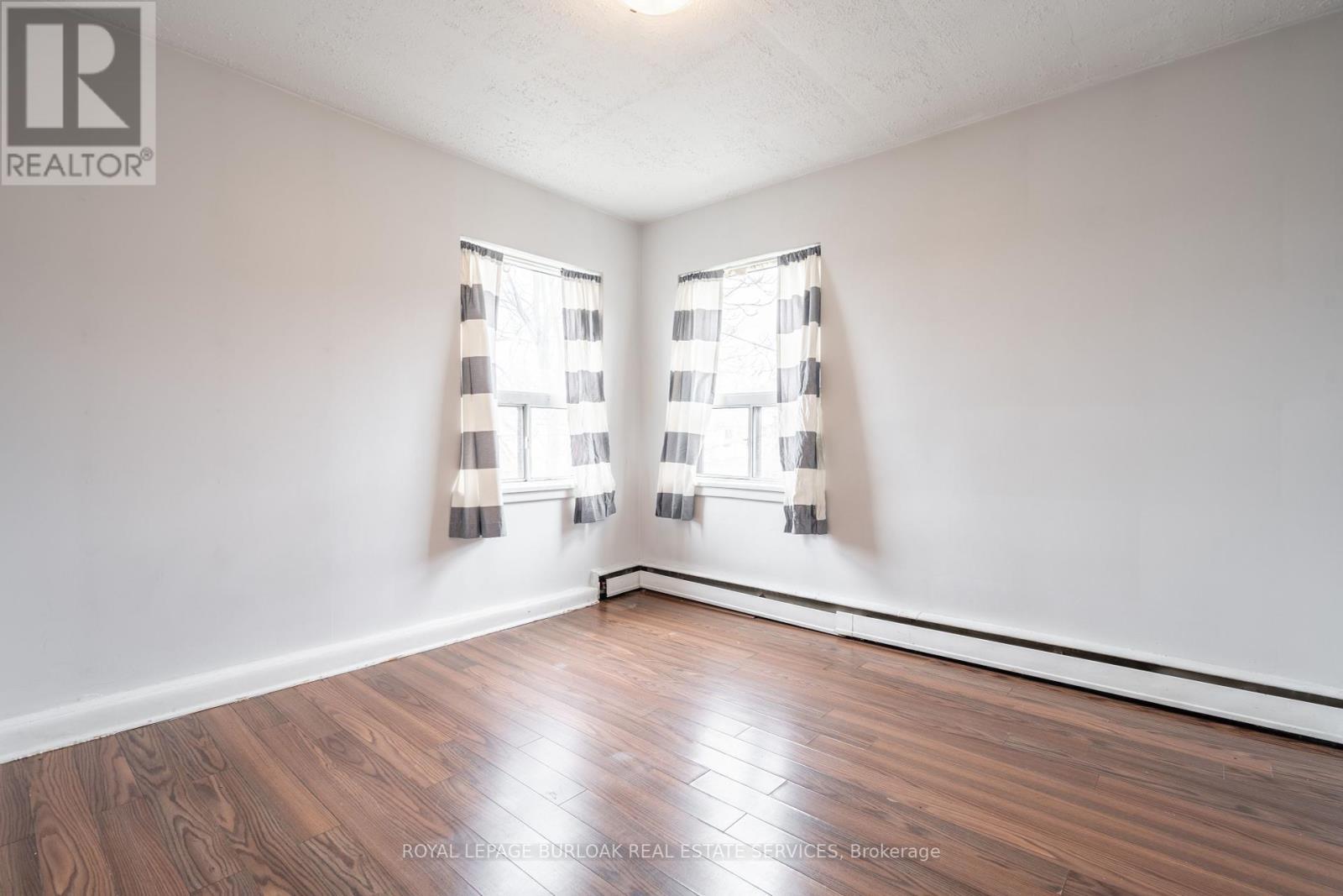 












7 - 165 PARK ROW

,
Hamilton,




Ontario
L8K2K1

