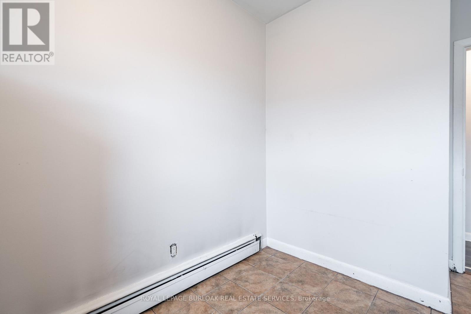 












7 - 165 PARK ROW

,
Hamilton,




Ontario
L8K2K1

