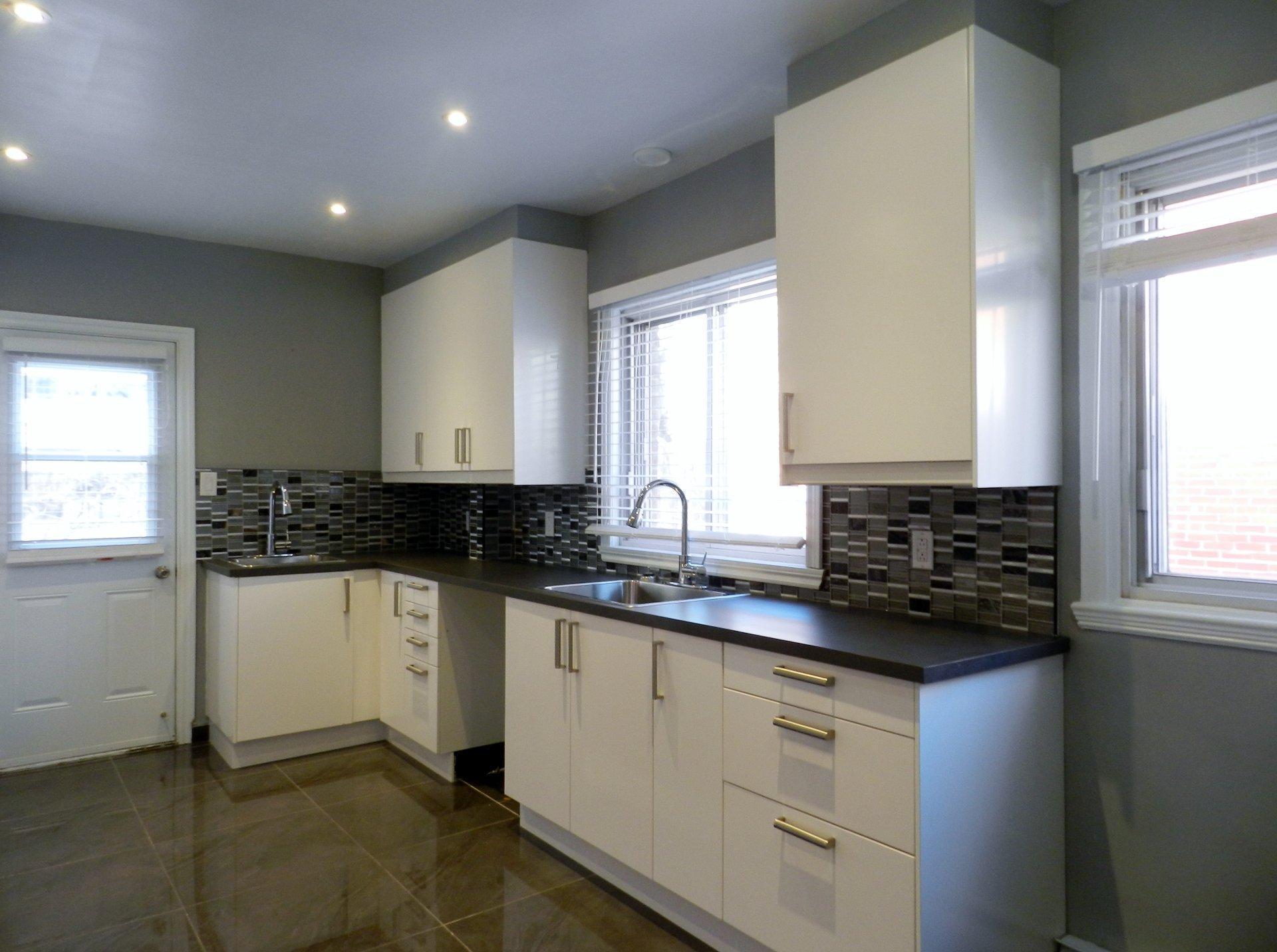 









4997


Av. Carlton

,
Montréal (Côte-des-Neiges/Notre-Dame-de-Grâce),




QC
H3W1G9


