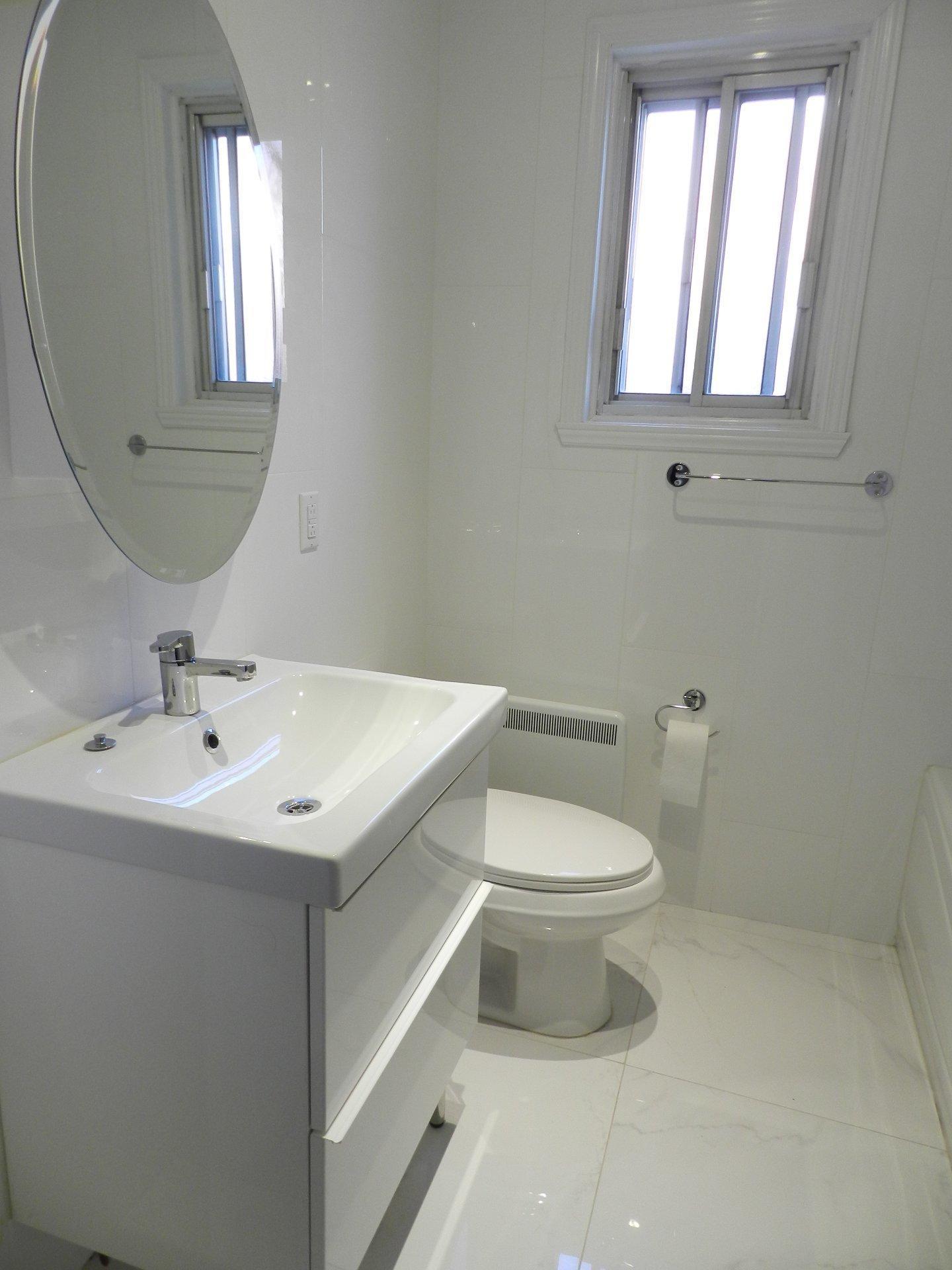 









4997


Av. Carlton

,
Montréal (Côte-des-Neiges/Notre-Dame-de-Grâce),




QC
H3W1G9

