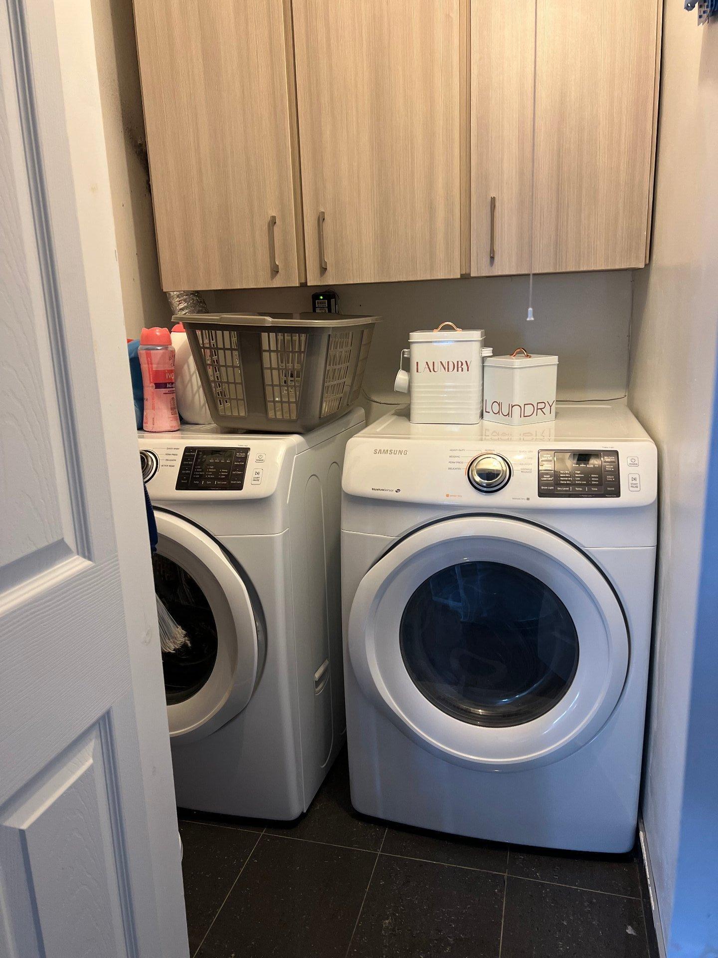 









4997


Av. Carlton

,
Montréal (Côte-des-Neiges/Notre-Dame-de-Grâce),




QC
H3W1G9

