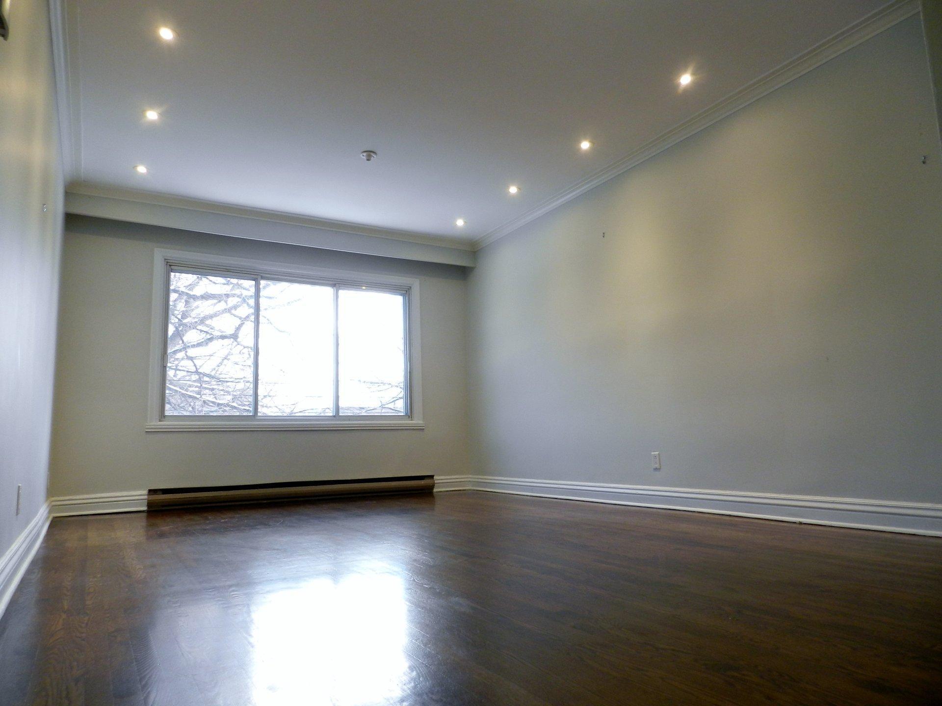 









4997


Av. Carlton

,
Montréal (Côte-des-Neiges/Notre-Dame-de-Grâce),




QC
H3W1G9

