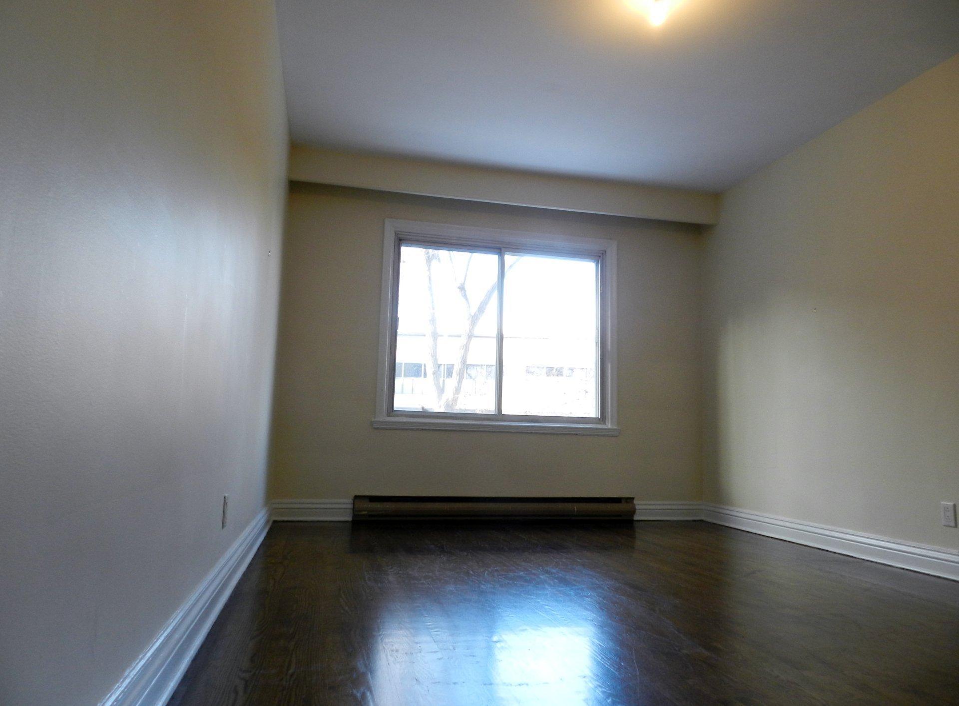 









4997


Av. Carlton

,
Montréal (Côte-des-Neiges/Notre-Dame-de-Grâce),




QC
H3W1G9

