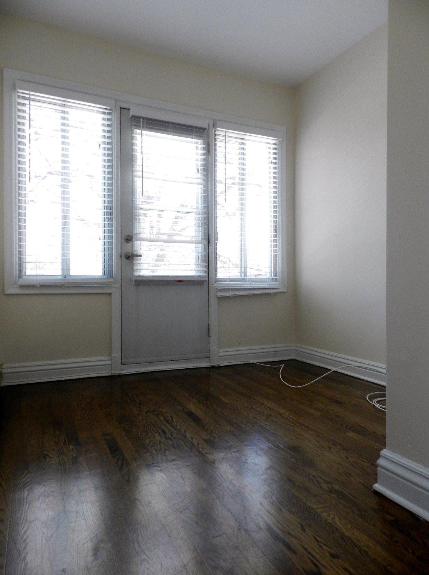 









4997


Av. Carlton

,
Montréal (Côte-des-Neiges/Notre-Dame-de-Grâce),




QC
H3W1G9

