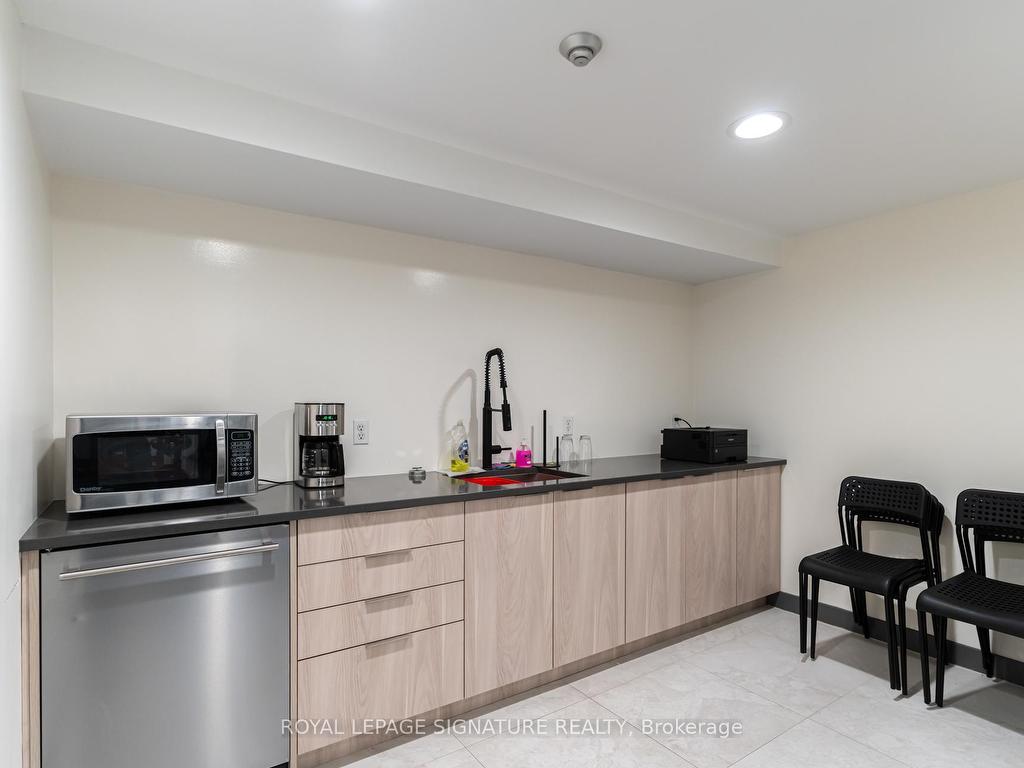 









50


Camden

Street, 303,
Toronto,




ON
M5V 3N1

