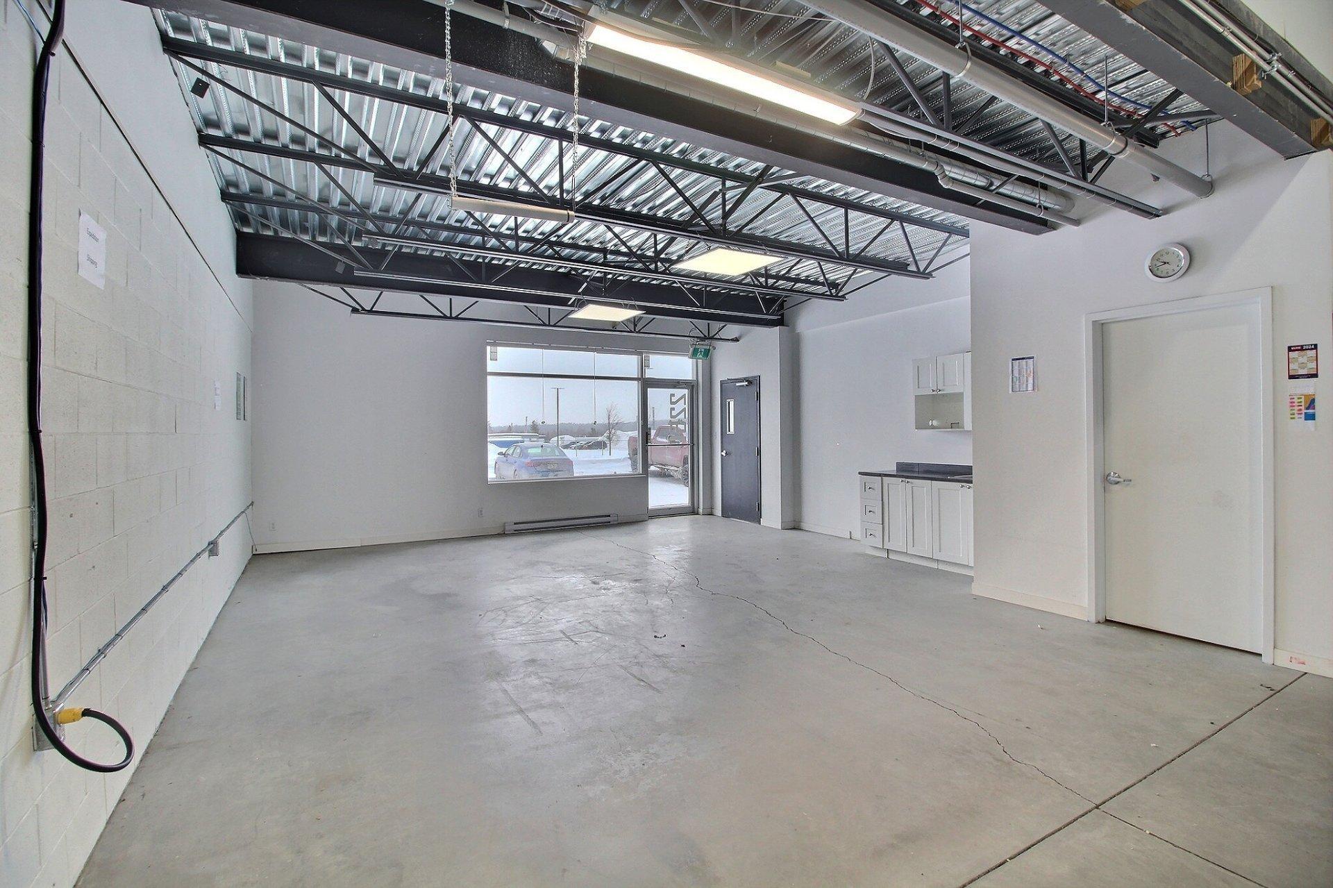 









2251


Rue Tanguay

,
Magog,




QC
J1X5Y5

