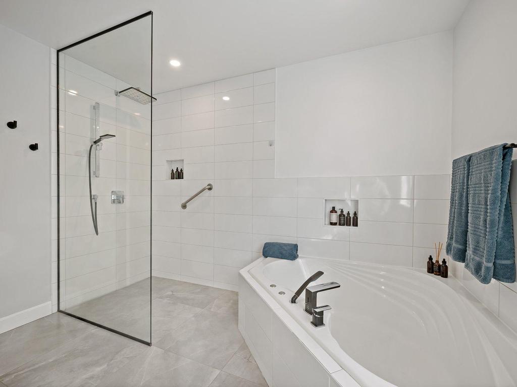 









50


Ch. des Outardes

,
Mont-Tremblant,




QC
J8E1W8

