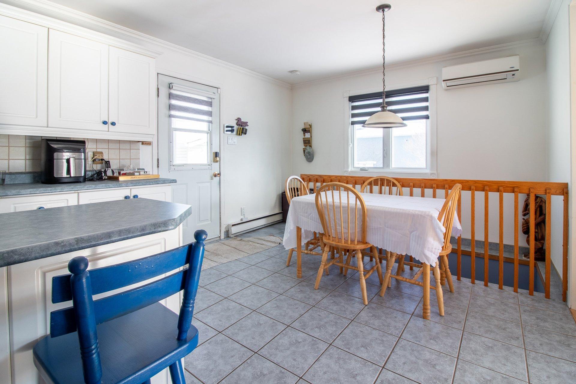 









460


Rue Herlin

,
Trois-Rivières,




QC
G8T6A8

