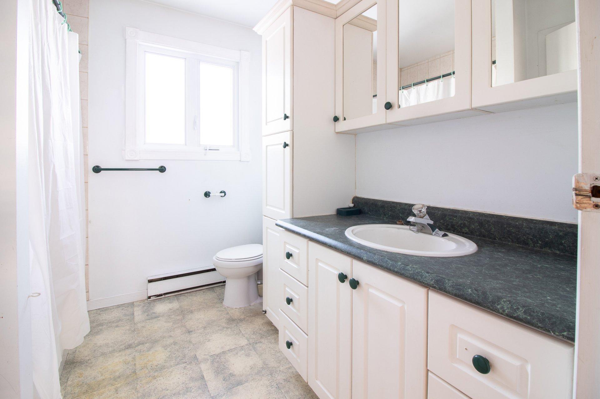 









460


Rue Herlin

,
Trois-Rivières,




QC
G8T6A8

