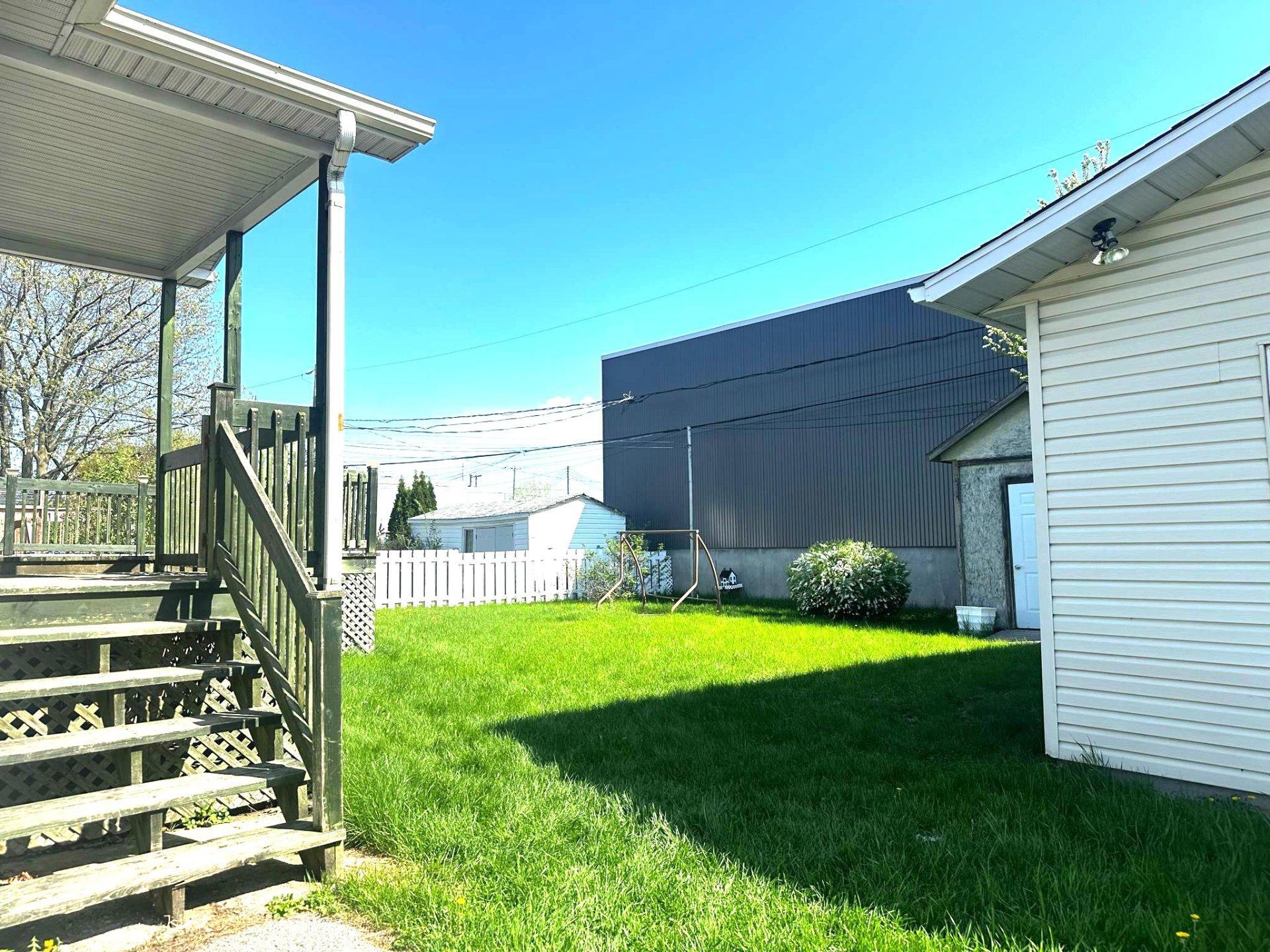 









460


Rue Herlin

,
Trois-Rivières,




QC
G8T6A8

