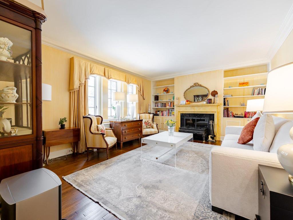 









3458


Av. Holton

,
Montréal (Ville-Marie),




QC
H3Y2G5

