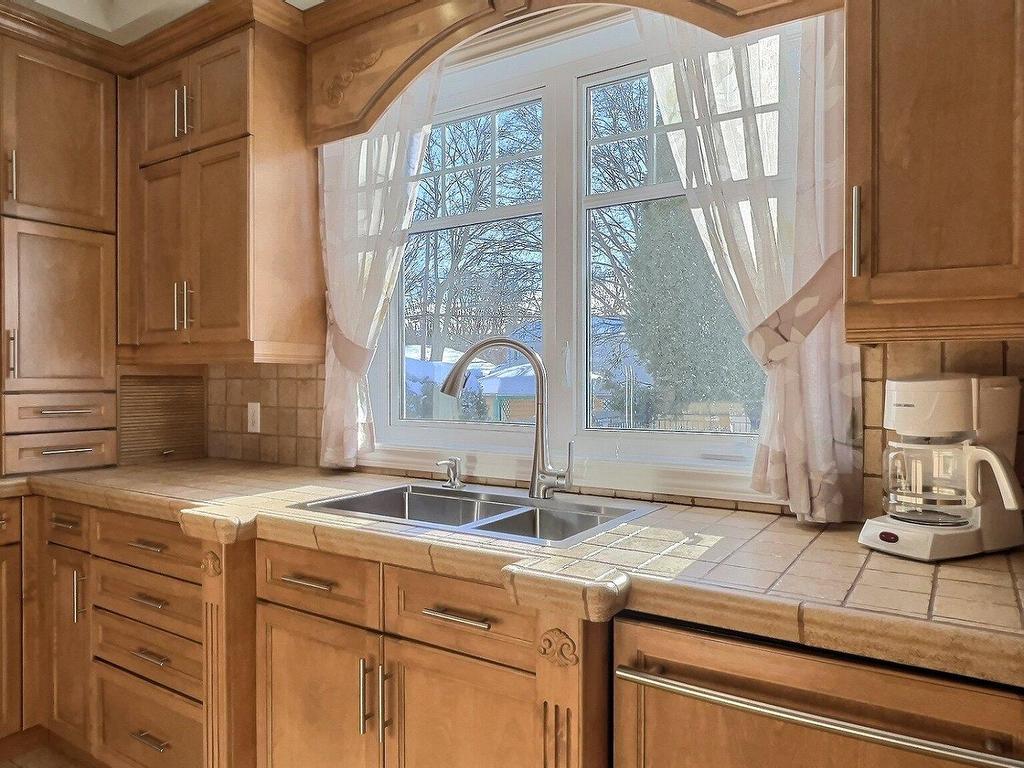 









1335


Rue Jean-Nicolet

,
Trois-Rivières,




QC
G9A1B3

