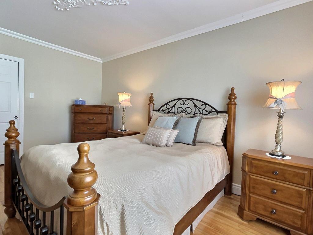 









1335


Rue Jean-Nicolet

,
Trois-Rivières,




QC
G9A1B3

