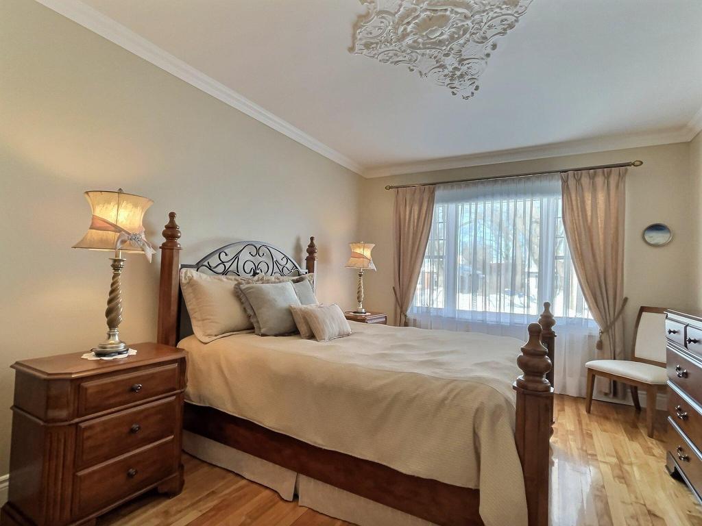 









1335


Rue Jean-Nicolet

,
Trois-Rivières,




QC
G9A1B3

