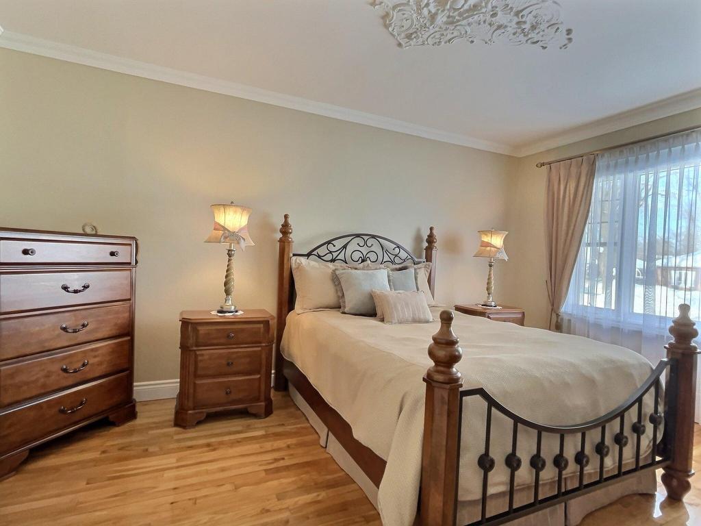 









1335


Rue Jean-Nicolet

,
Trois-Rivières,




QC
G9A1B3

