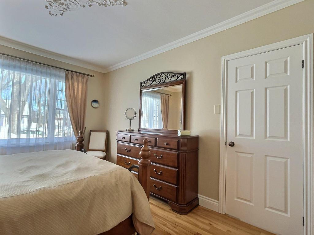 









1335


Rue Jean-Nicolet

,
Trois-Rivières,




QC
G9A1B3

