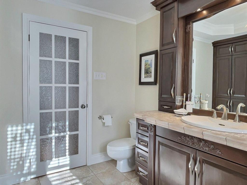 









1335


Rue Jean-Nicolet

,
Trois-Rivières,




QC
G9A1B3


