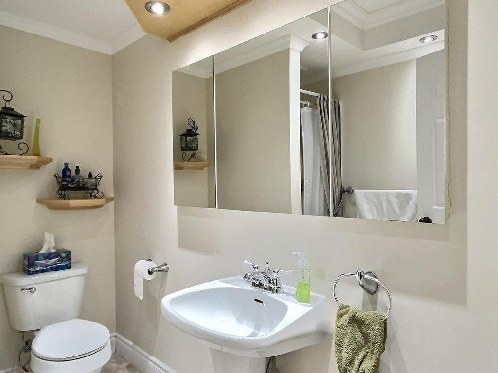 









1335


Rue Jean-Nicolet

,
Trois-Rivières,




QC
G9A1B3


