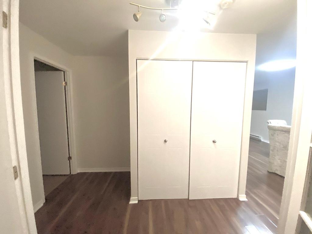 









2131


Av. Albert-Murphy

,
Laval (Chomedey),




QC
H7T2Y6

